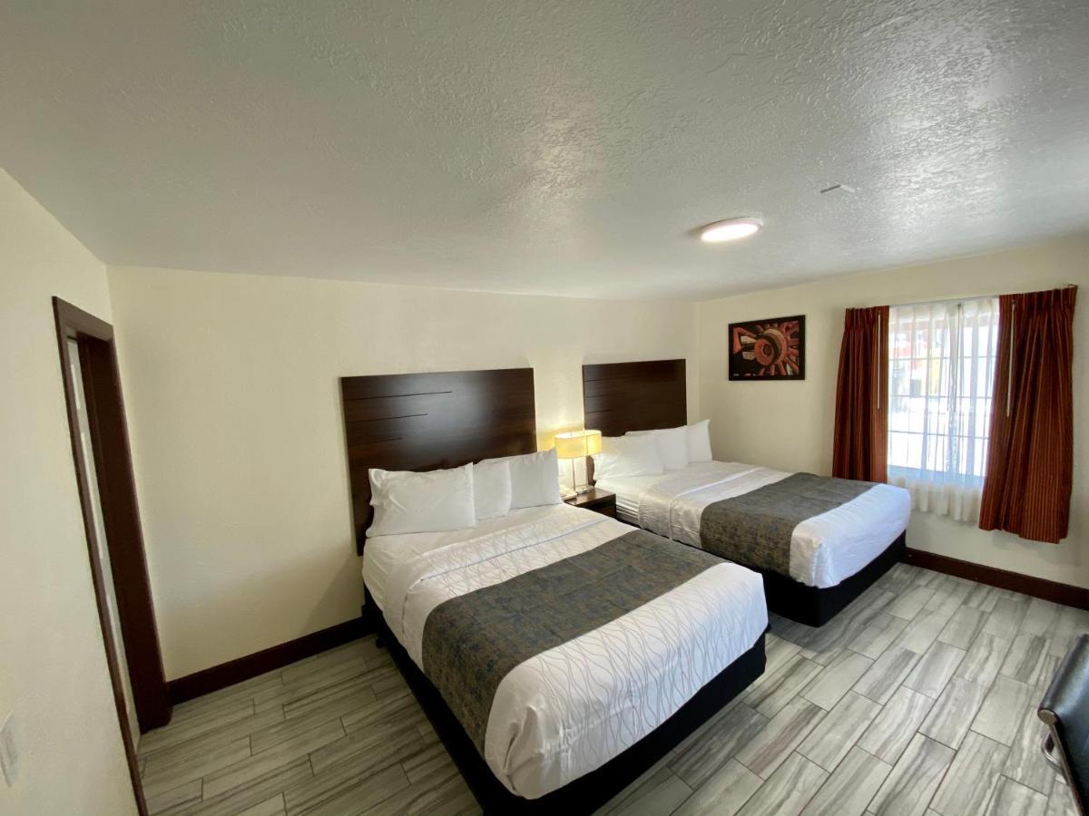 Roswell Inn Экстерьер фото