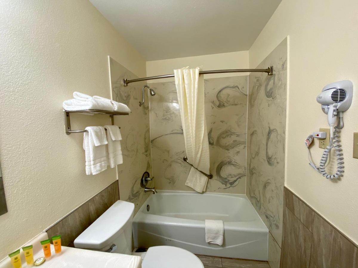 Roswell Inn Экстерьер фото