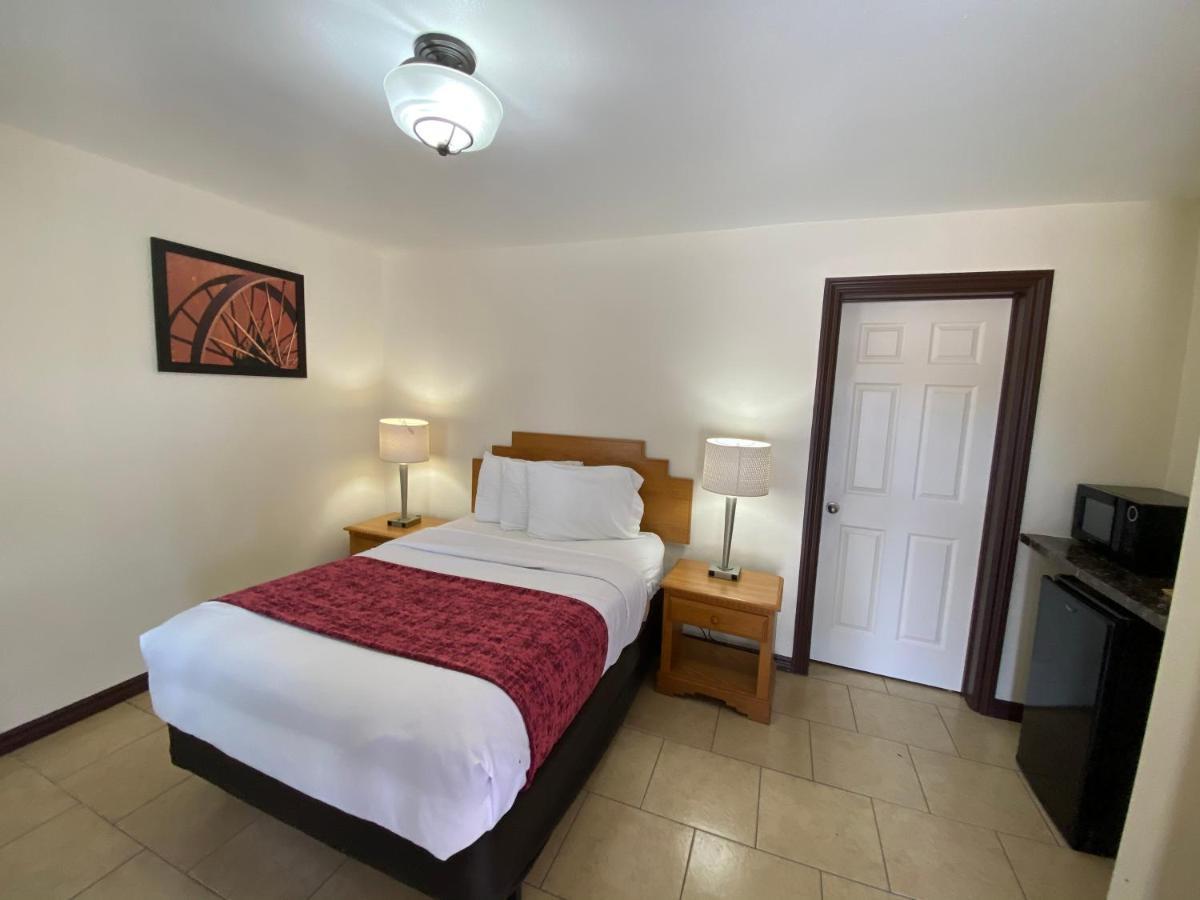 Roswell Inn Экстерьер фото