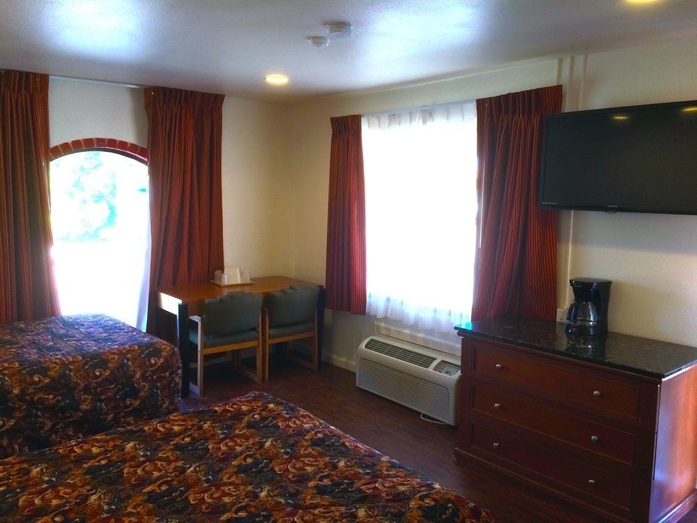 Roswell Inn Экстерьер фото