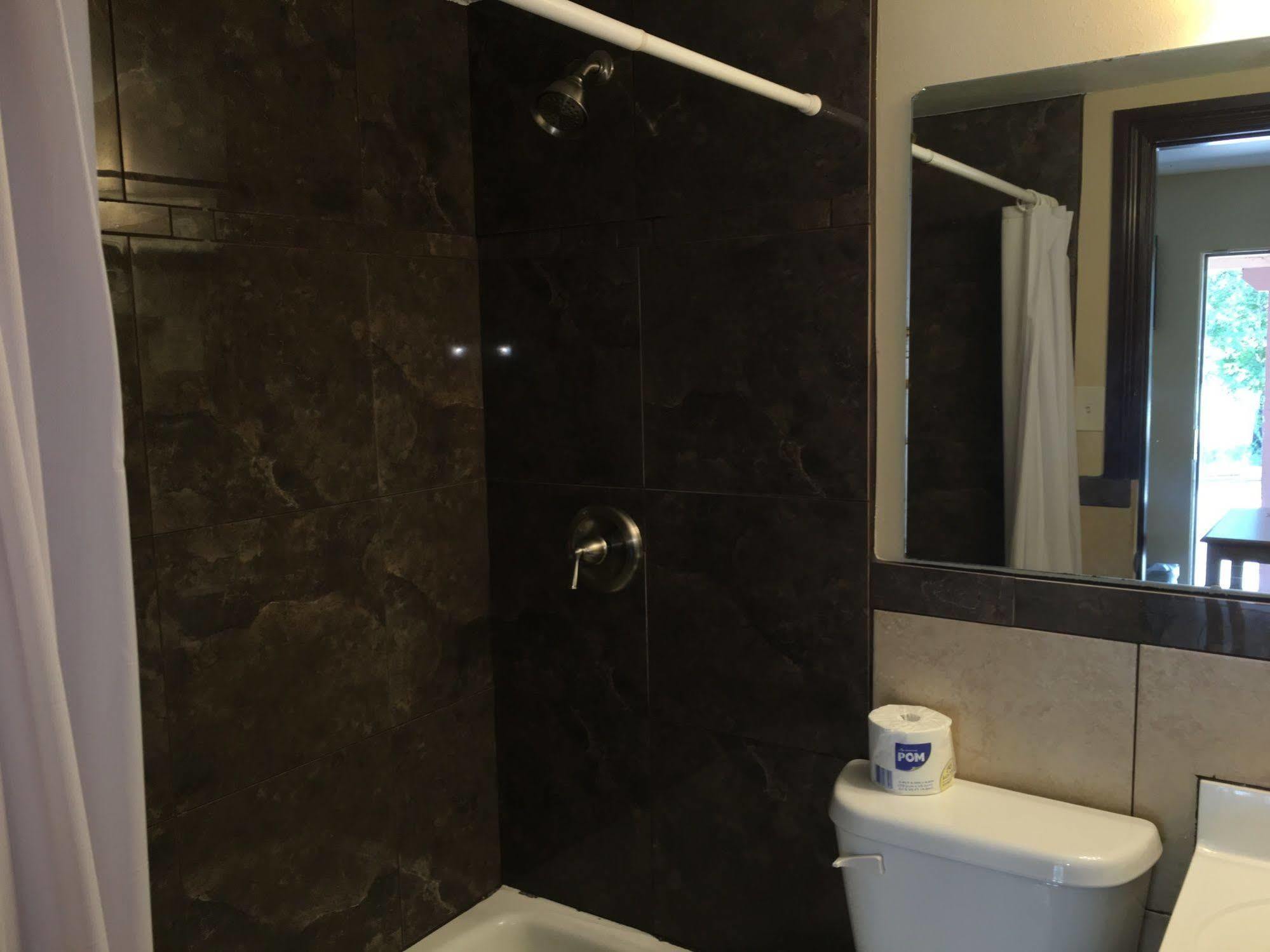 Roswell Inn Экстерьер фото
