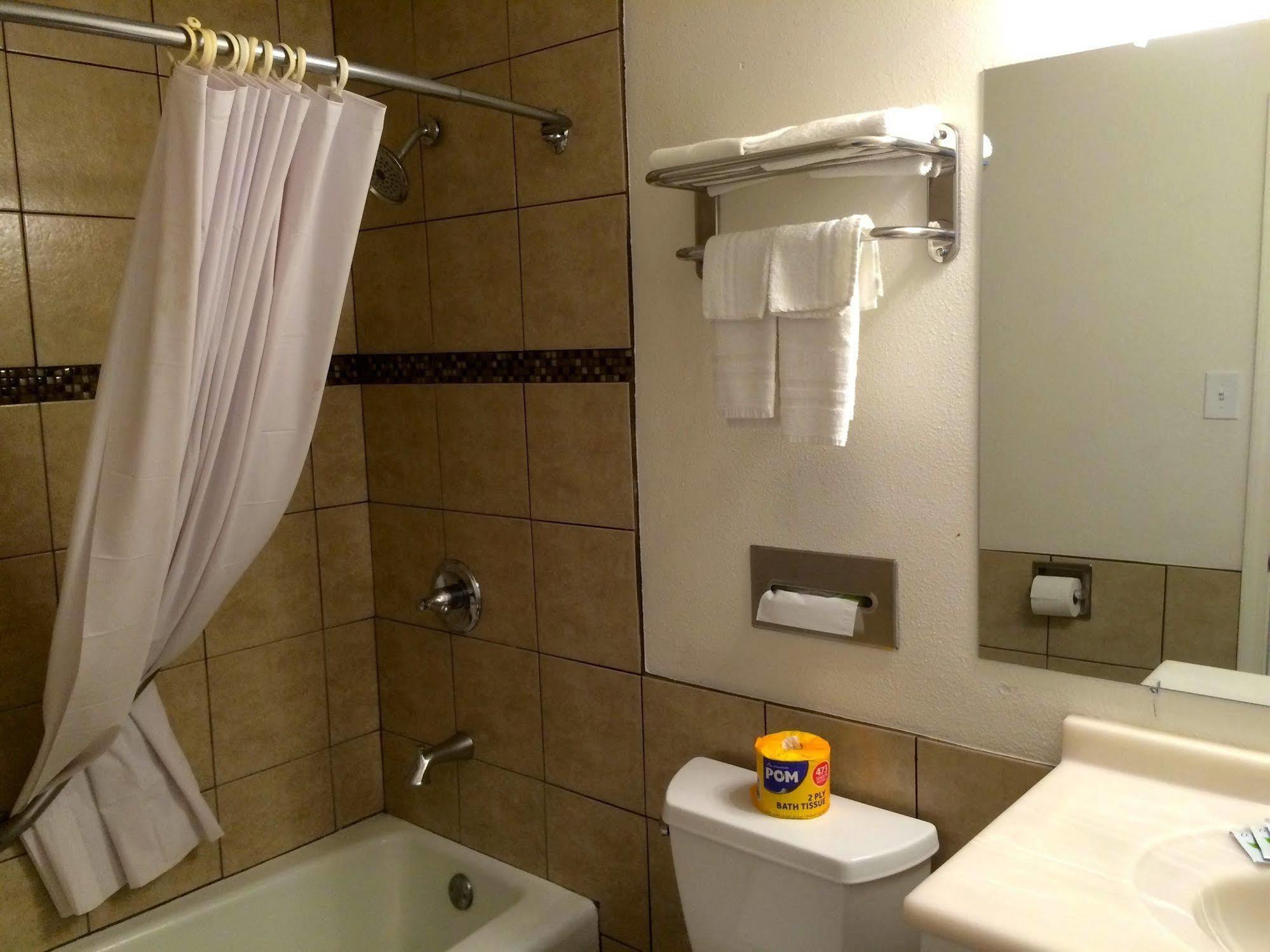 Roswell Inn Экстерьер фото