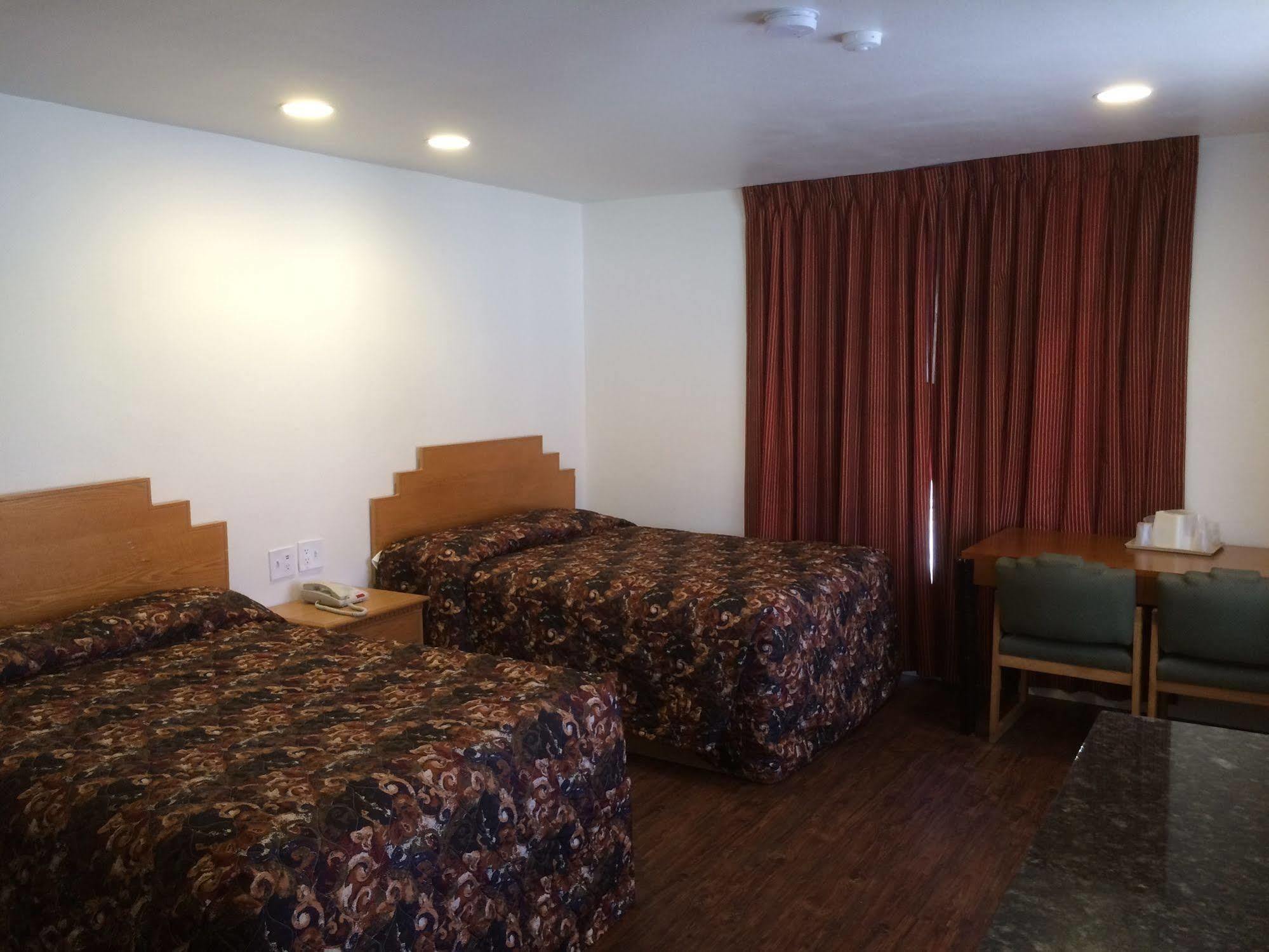 Roswell Inn Экстерьер фото