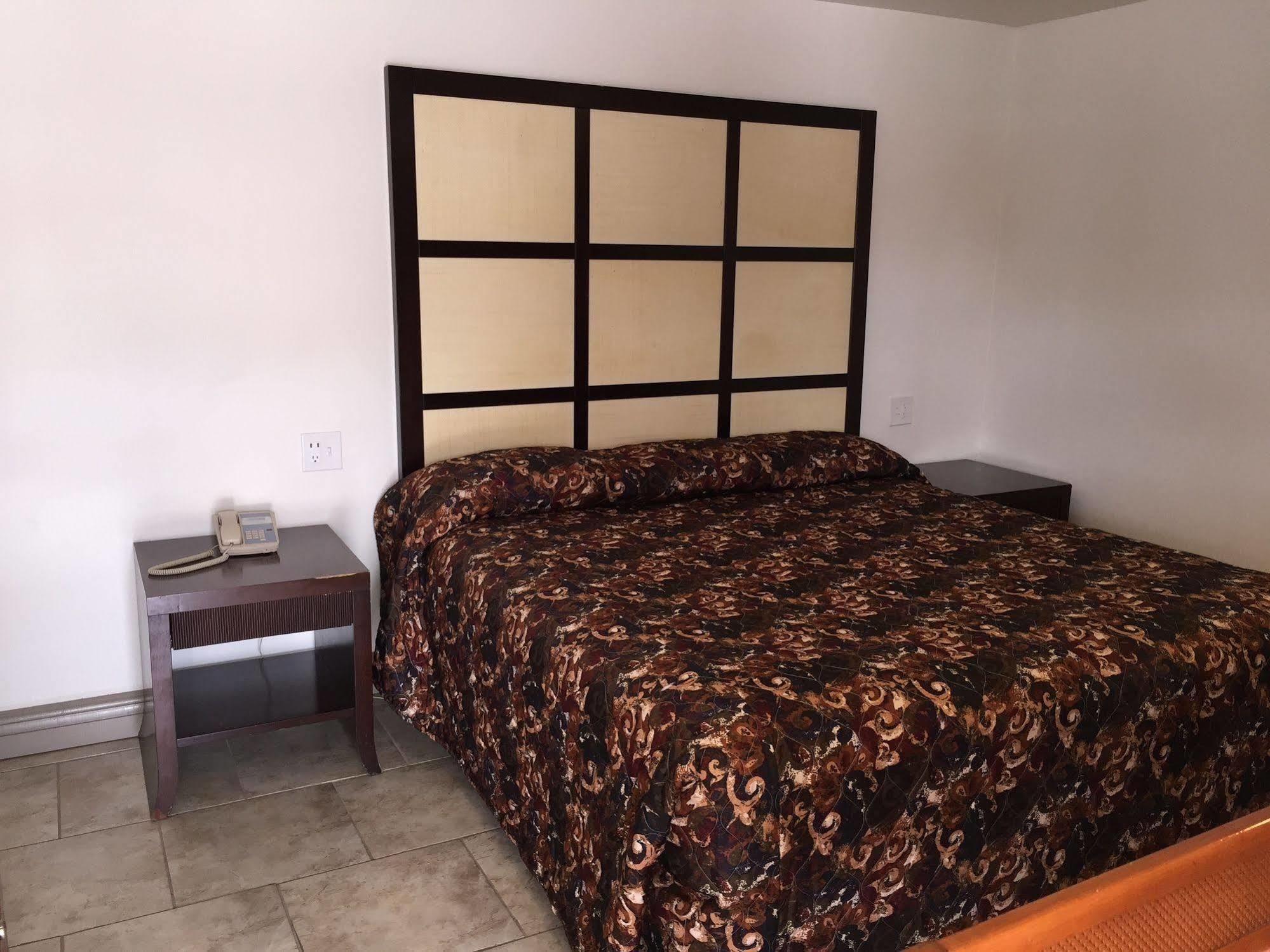 Roswell Inn Экстерьер фото