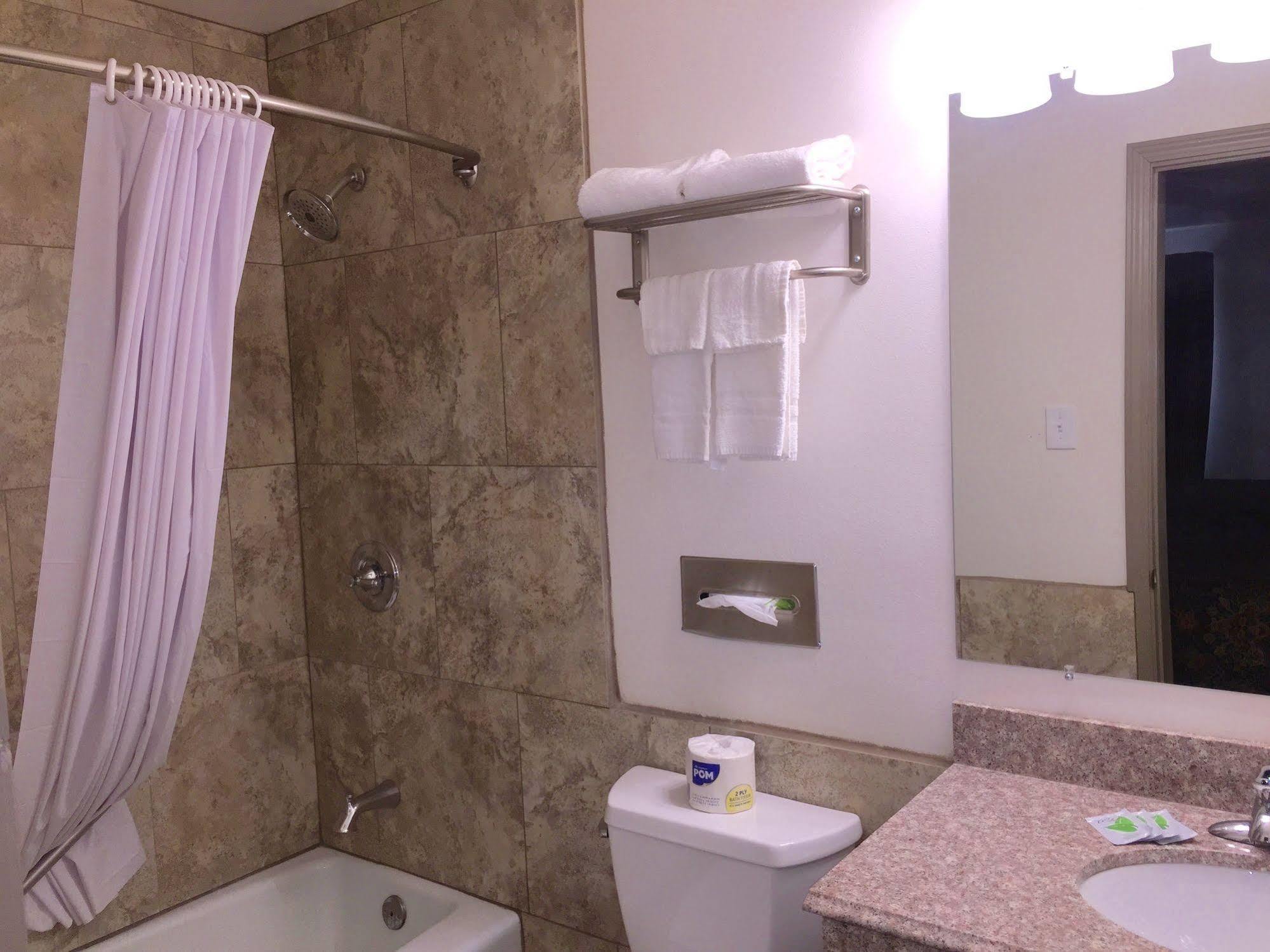 Roswell Inn Экстерьер фото
