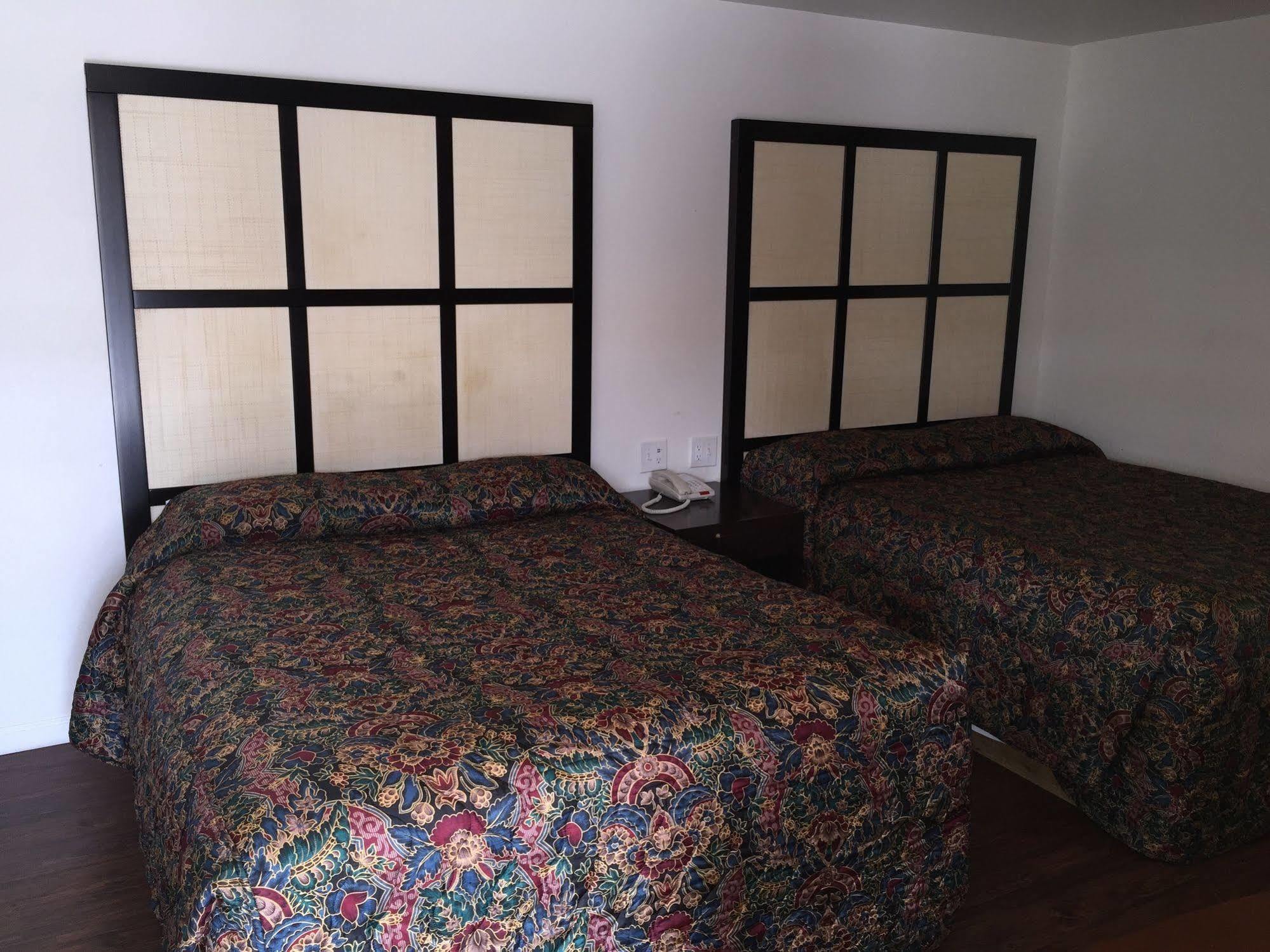 Roswell Inn Экстерьер фото