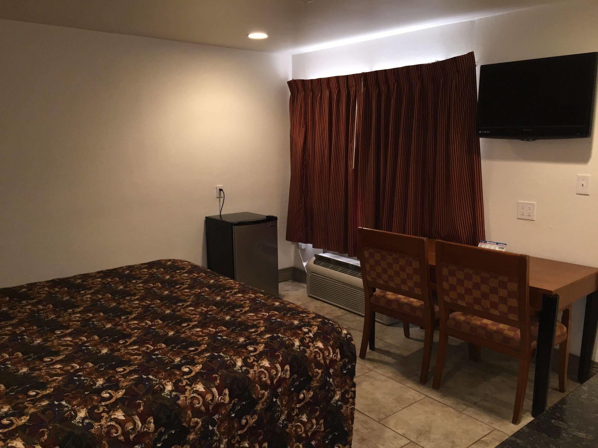 Roswell Inn Экстерьер фото