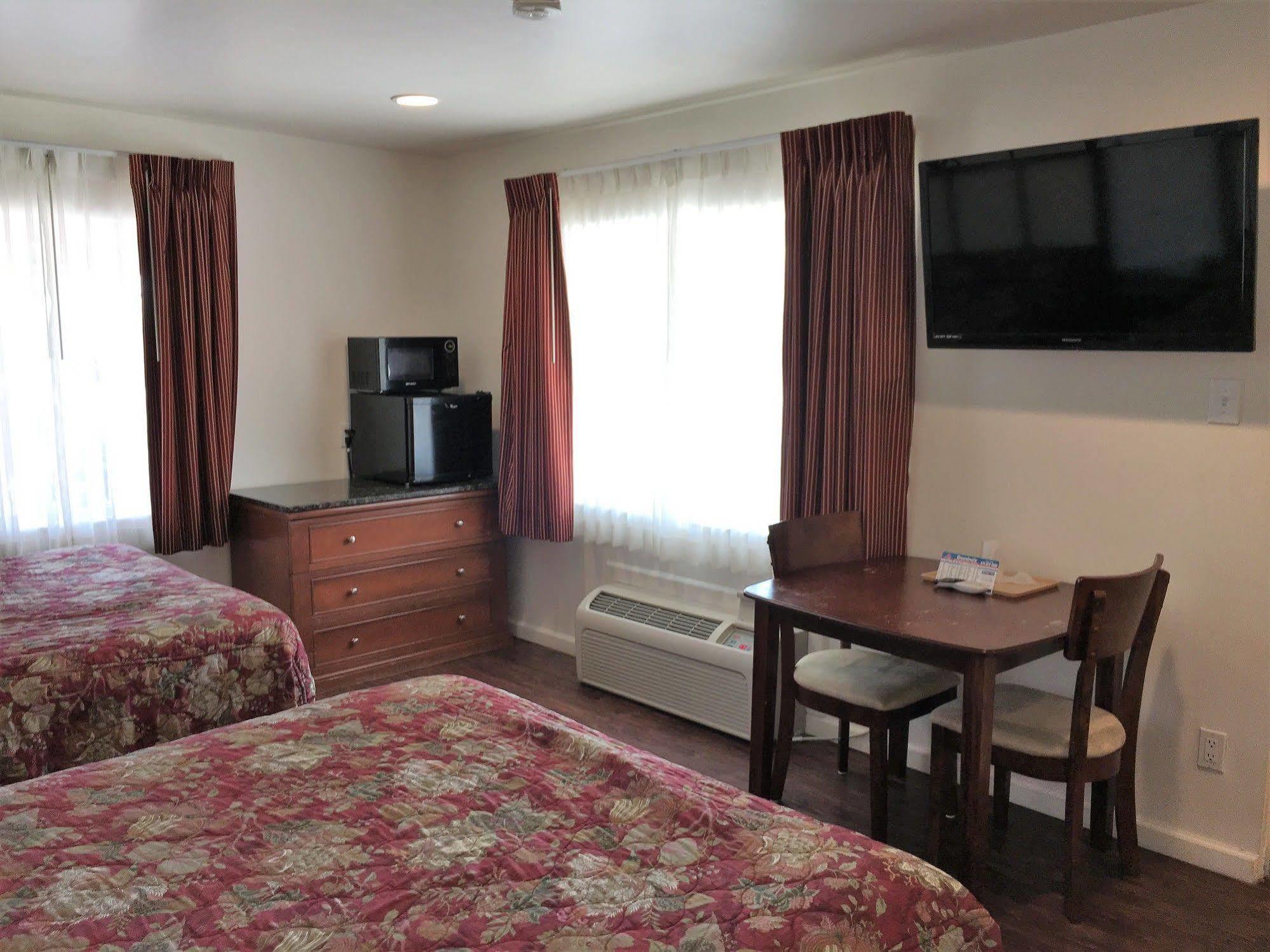 Roswell Inn Экстерьер фото